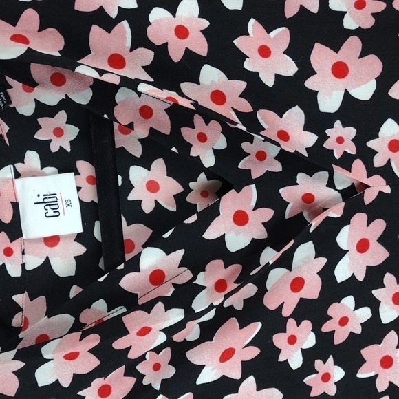 Cabi Black Pink Floral V-Neck Pleated Front Short Cap Sleeve Pullover Tunic Top - Picture 5 of 12